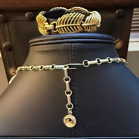 Lisner Demi Panure Gold Plated Garland Leaf Necklace & Bracelet. Pieces Signed. - Picture 5 of 9